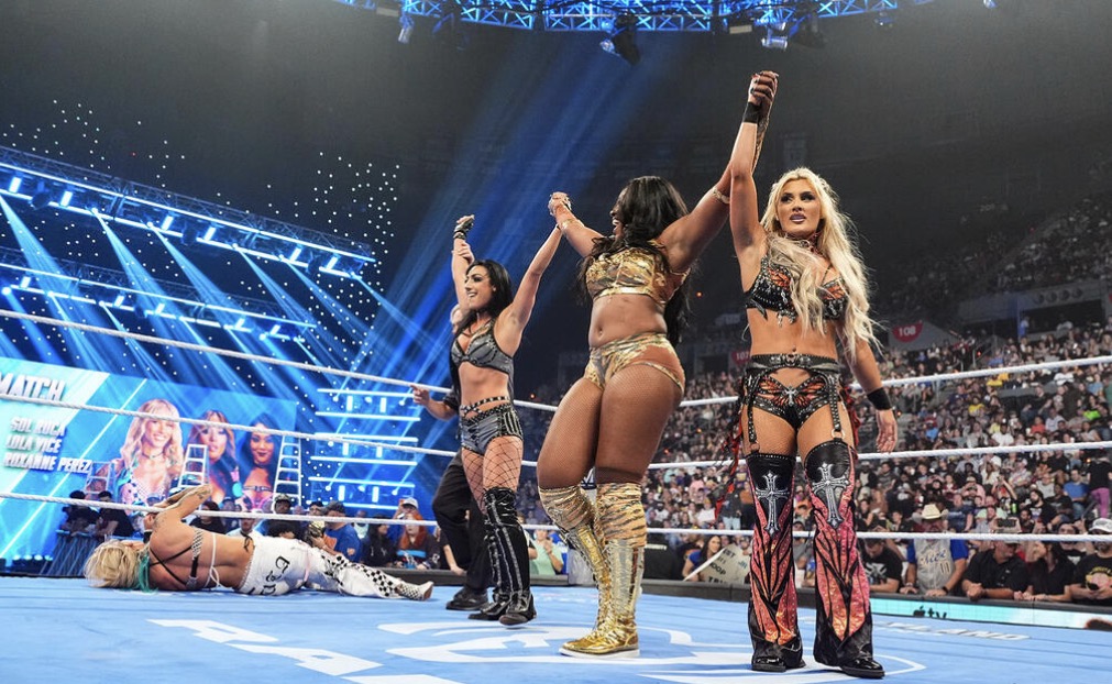 Lash Legend Leads SmackDown Six-Woman Victory Ahead of Money in the Bank